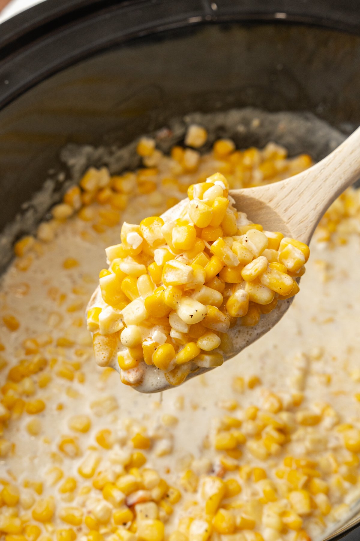 Creamy, Tangy Crockpot Corn: Perfect for Any Occasion